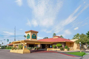 Отель La Quinta Inn by Wyndham Phoenix North  Финикс